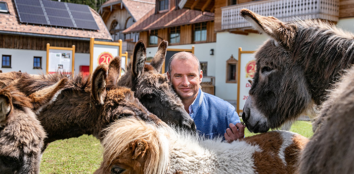 Gut Aiderbichl bringt Mensch und Tier zusammen